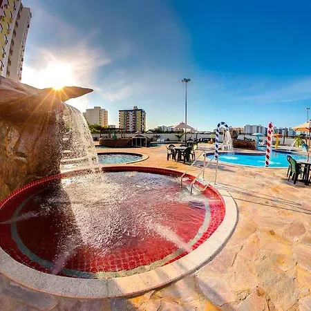Golden Dolphin Supreme: Pet-Friendly Flat with King Bed Apartment Caldas Novas Exterior photo