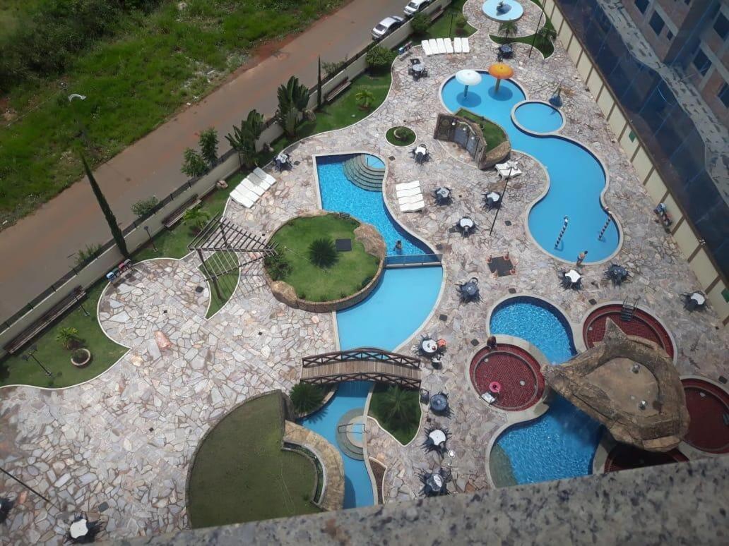 Golden Dolphin Supreme: Pet-friendly Flat With King Bed Caldas Novas