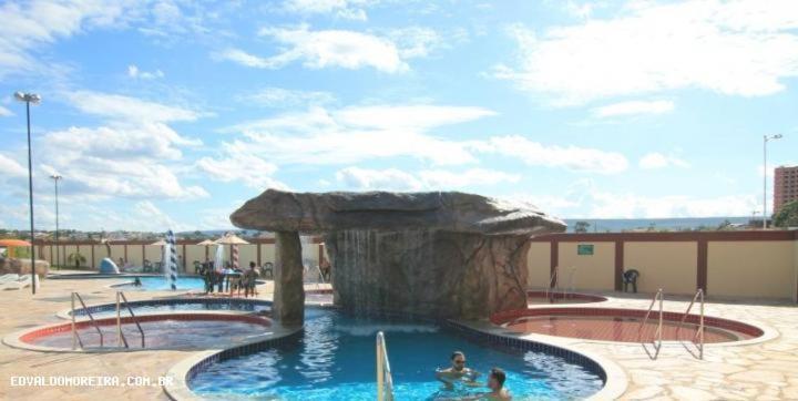Golden Dolphin Supreme: Pet-friendly Flat With King Bed Apartment *
