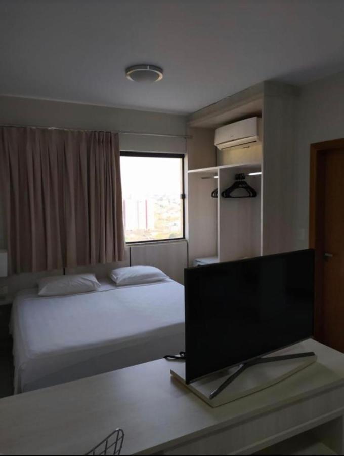 Golden Dolphin Supreme: Pet-friendly Flat With King Bed