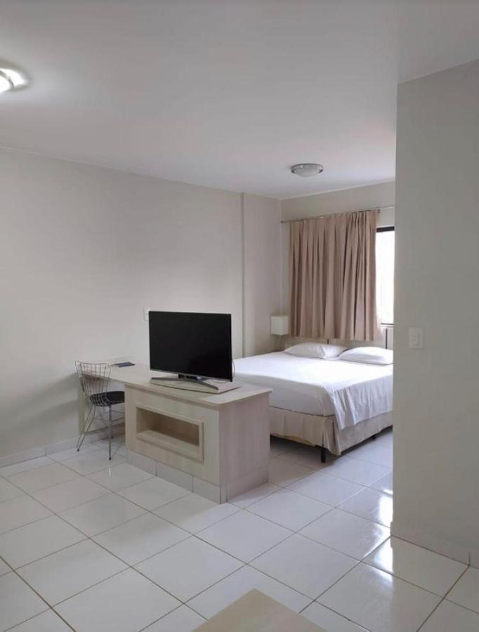 Golden Dolphin Supreme: Pet-friendly Flat With King Bed Caldas Novas